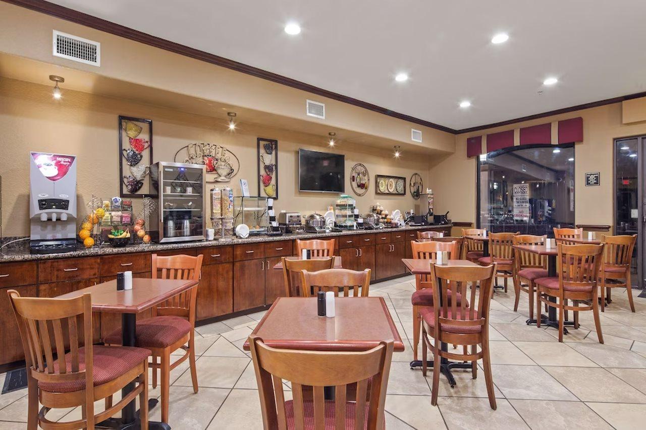 Best Western Plus Victoria Inn & Suites Kültér fotó
